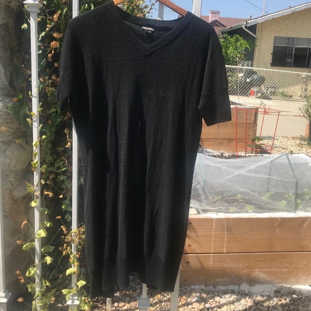 100% linen Steven Alan open-back black tunic shirt